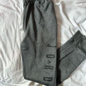 Jordan boys sports pants size L